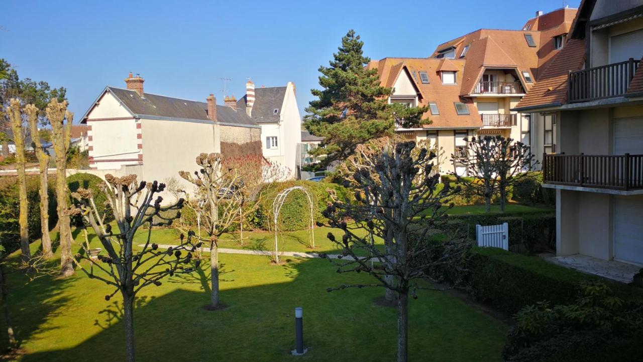 Charmant 2 Pieces A 5 Mn A Pied De La Mer Cabourg Dış mekan fotoğraf